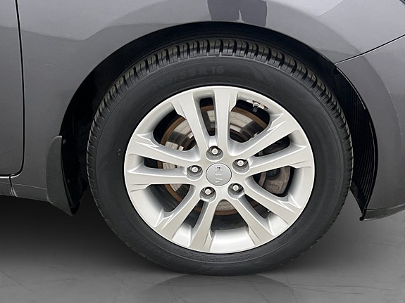 Kia Ceed 28 of 28