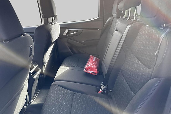 Isuzu D-max 9 of 15