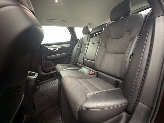 Volvo V90 16 of 30
