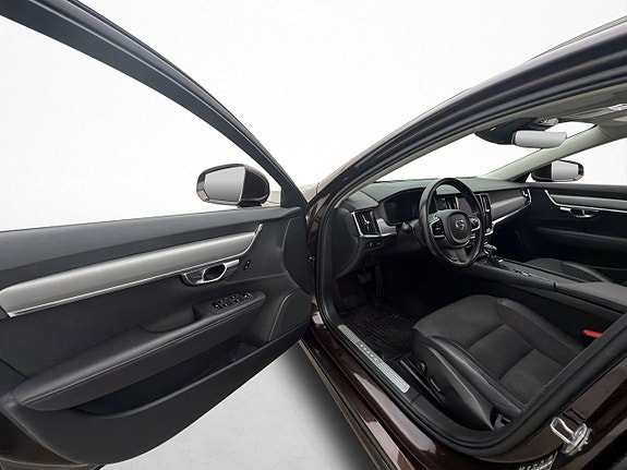Volvo V90 10 of 30