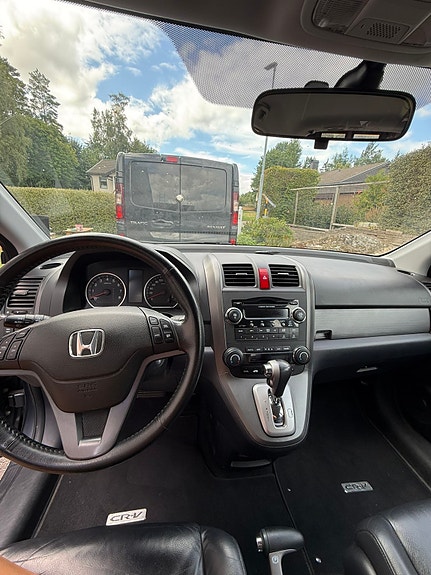 Honda CR-V 4 of 8