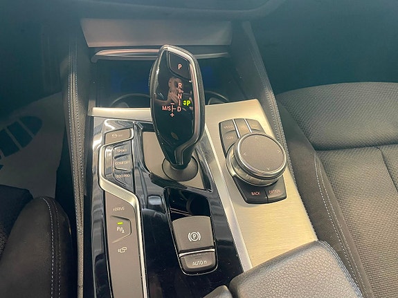 BMW 530e 29 of 30