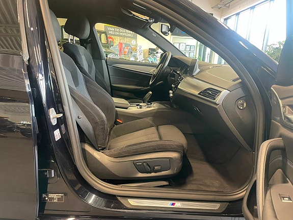 BMW 530e 16 of 30