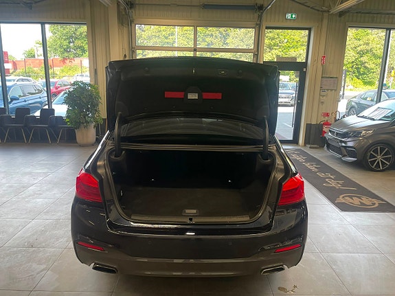 BMW 530e 8 of 30