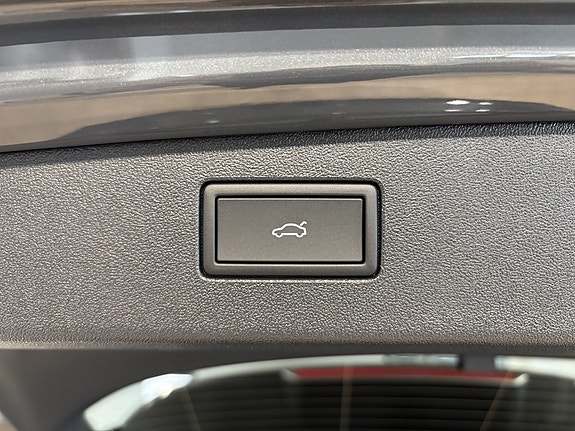 Volkswagen Tiguan 8 of 21