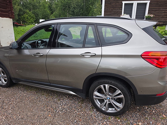 BMW X1 3 of 12