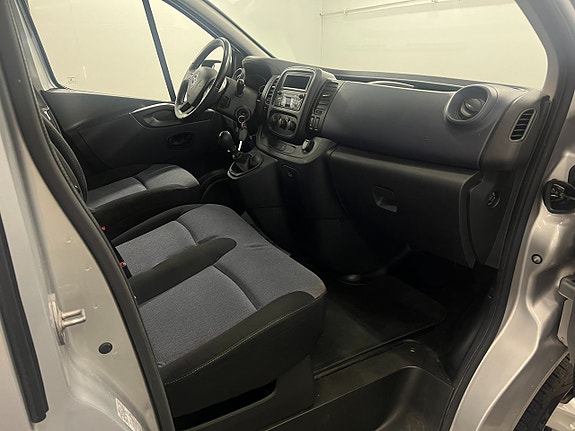 Opel Vivaro 10 of 15
