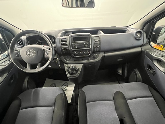 Opel Vivaro 9 of 15