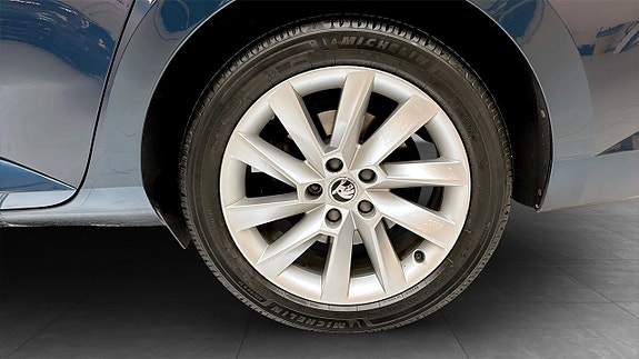 Skoda Superb 6 of 16