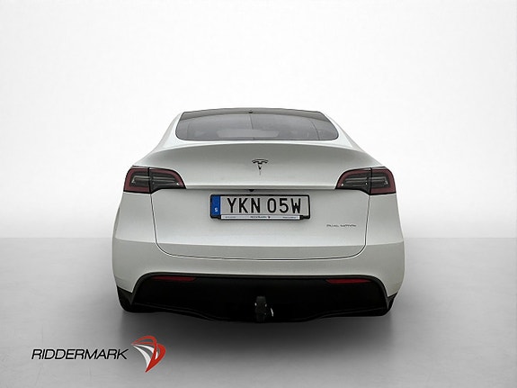 Tesla Model Y 8 of 30