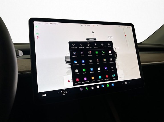 Tesla Model Y 25 of 30