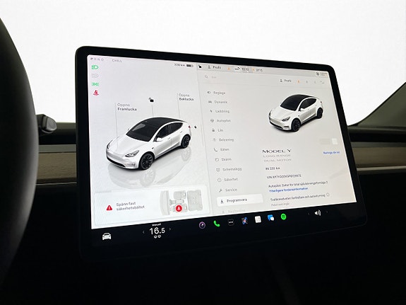 Tesla Model Y 28 of 30
