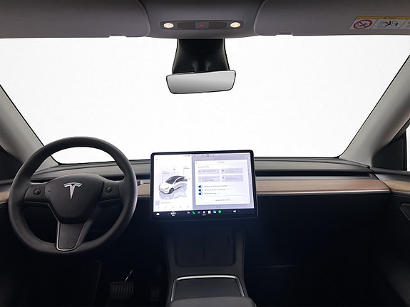 Tesla Model Y 14 of 30