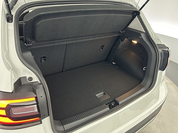 Volkswagen T-Cross 11 of 19