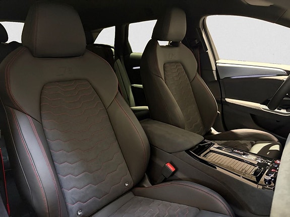 Audi A6 e-tron 9 of 17