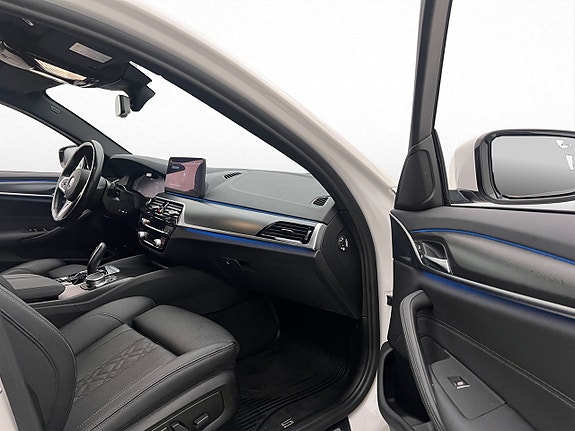 BMW 530e 18 of 30