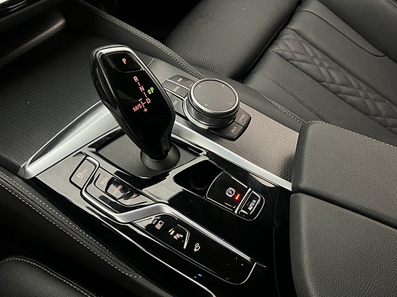BMW 530e 28 of 30