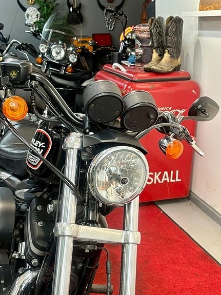 Harley-Davidson XL883R Sportster Sport 883 6 of 6