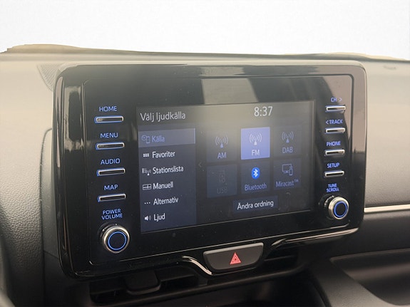 Toyota Yaris 20 of 30