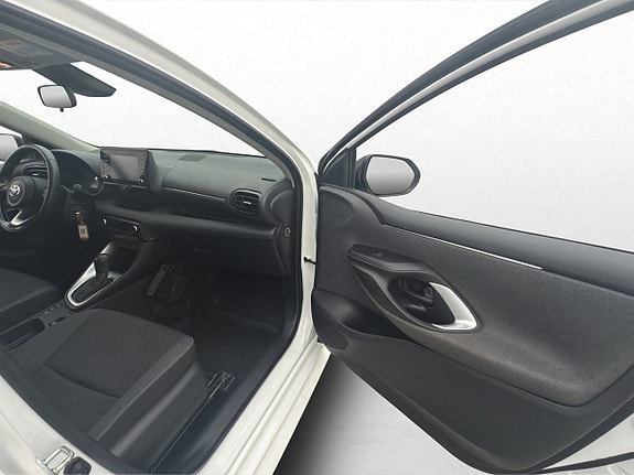 Toyota Yaris 14 of 30