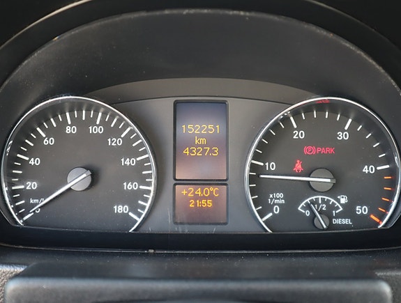 Mercedes-Benz Sprinter 211 14 of 17