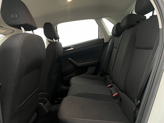 Volkswagen Polo 23 of 28