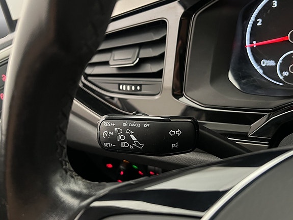 Volkswagen Polo 16 of 28