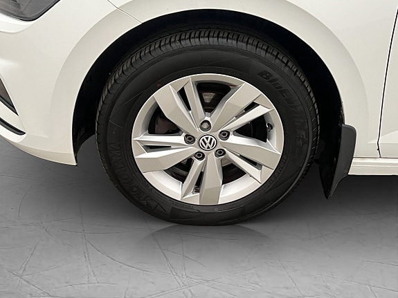 Volkswagen Polo 25 of 28