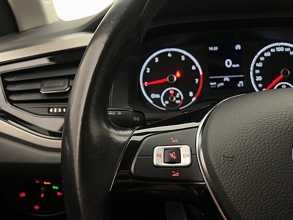 Volkswagen Polo 15 of 28
