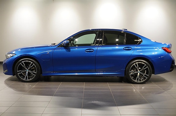 BMW 330e 2 of 15