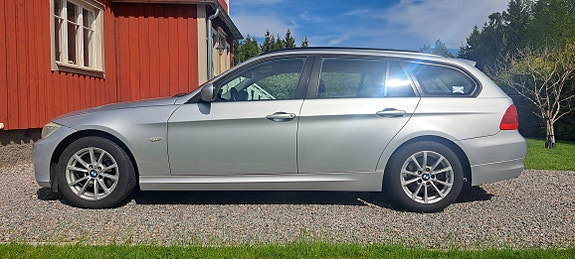 BMW 318d 2 of 11