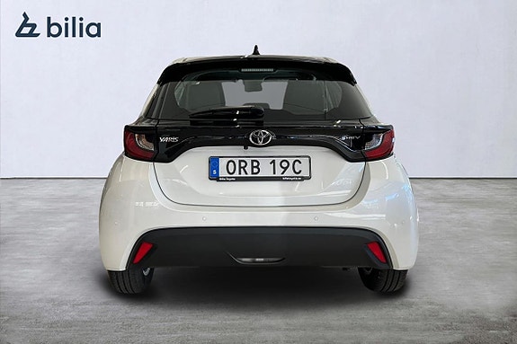 Toyota Yaris 5 of 21