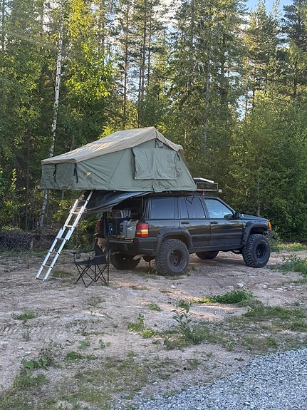 Jeep Grand Cherokee 2 of 10