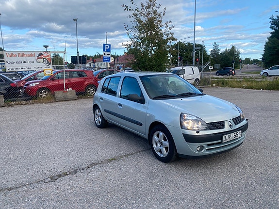 Renault Clio 8 of 14