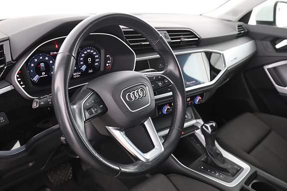 Audi Q3 12 of 30