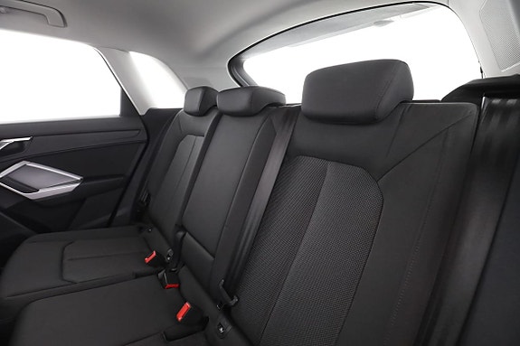 Audi Q3 15 of 30