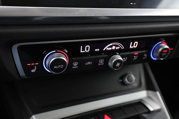 Audi Q3 24 of 30