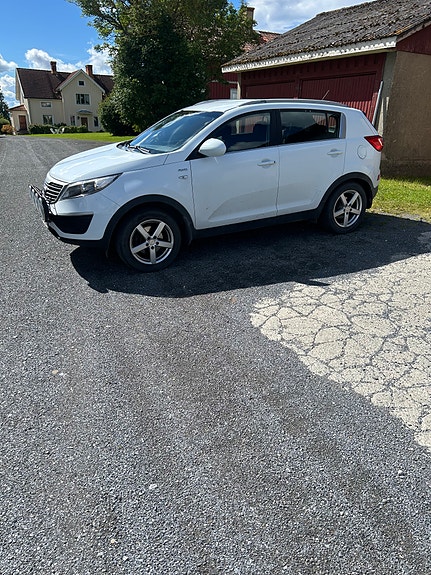 Kia Sportage 2 of 3