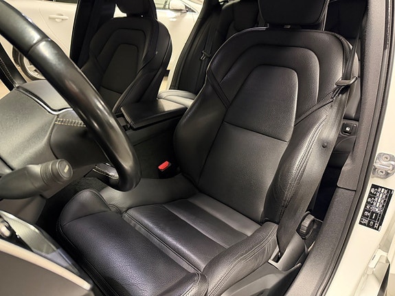 Volvo V60 19 of 30