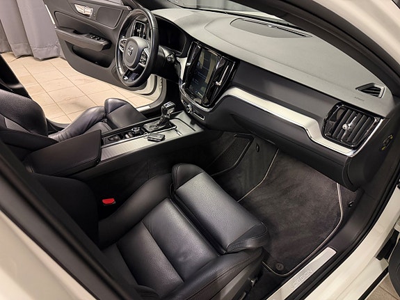 Volvo V60 24 of 30