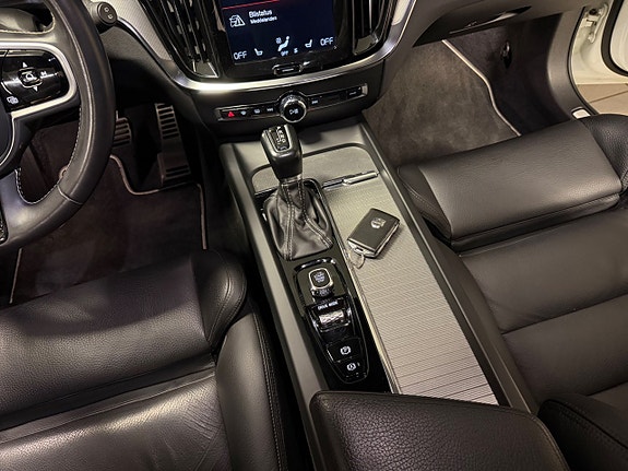 Volvo V60 11 of 30