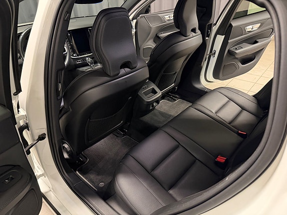 Volvo V60 20 of 30