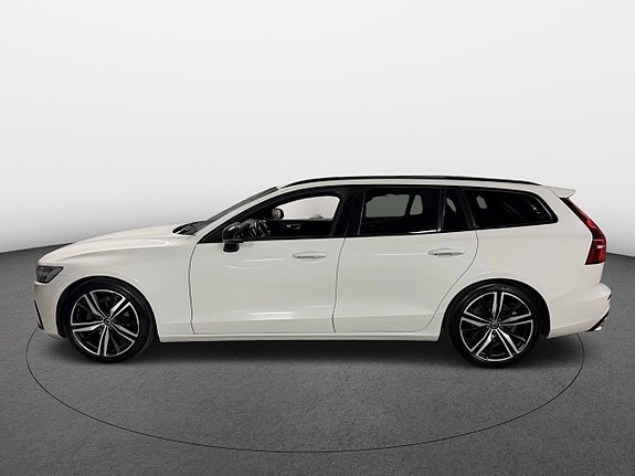 Volvo V60 2 of 30
