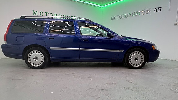 Volvo V70 4 of 24