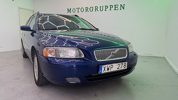Volvo V70 3 of 24