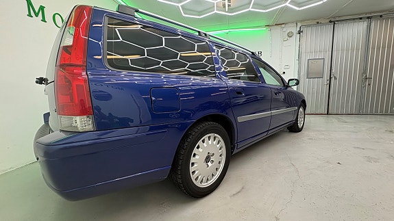 Volvo V70 5 of 24