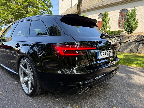 Audi A4 7 of 30