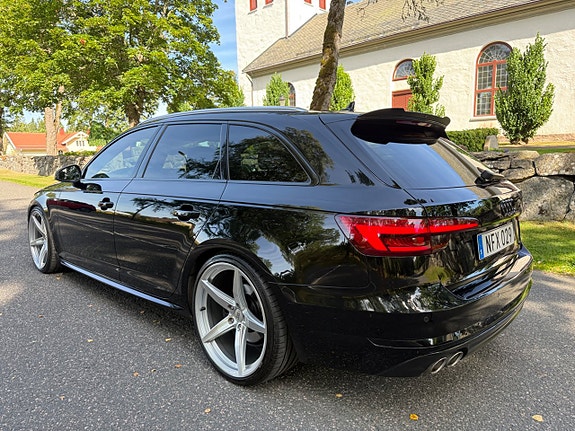 Audi A4 6 of 30