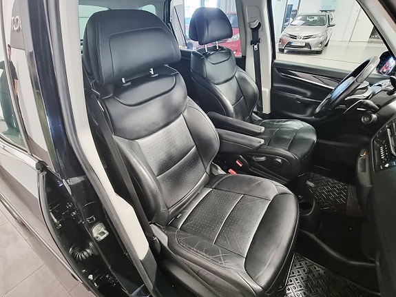 Citroen C4 Picasso 19 of 21