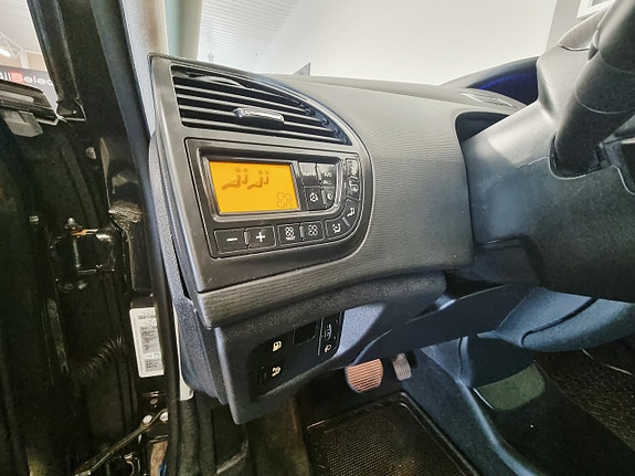 Citroen C4 Picasso 13 of 21